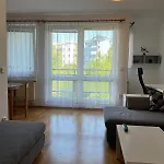 Spacious 1-bedroom With Private Parking 프라하