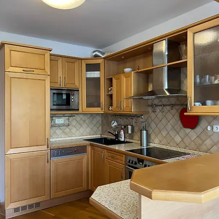 Spacious 1-bedroom With Private Parking Apartment Prag