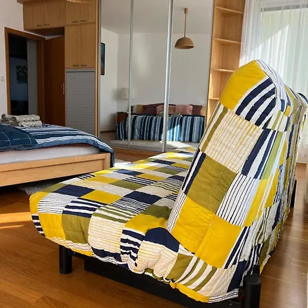 Spacious 1-bedroom With Private Parking *