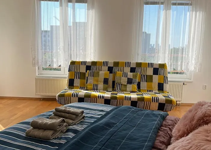 Spacious 1-bedroom With Private Parking * براغ