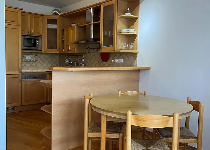 Spacious 1-bedroom With Private Parking