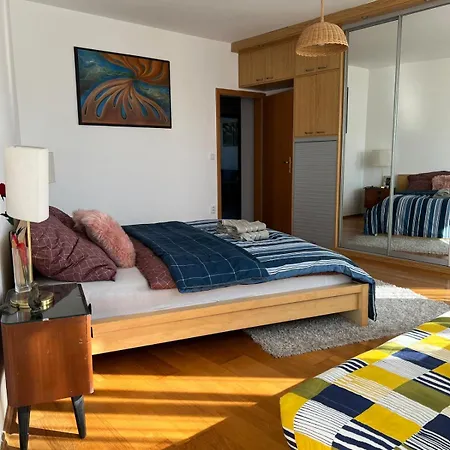 아파트 A Large 1 Bedroom With An Available Private Parking 프라하
