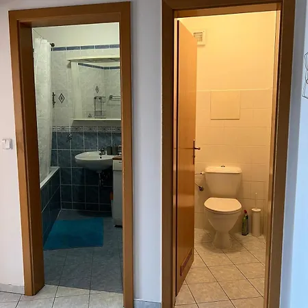 A Large 1 Bedroom With An Available Private Parking *