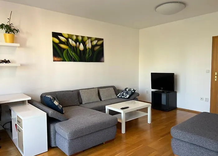 Spacious 1-bedroom With Private Parking *