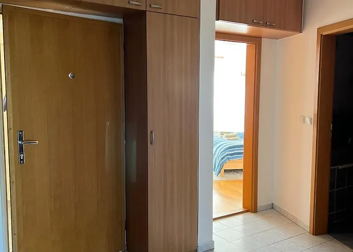 Spacious 1-bedroom With Private Parking Apartmán
