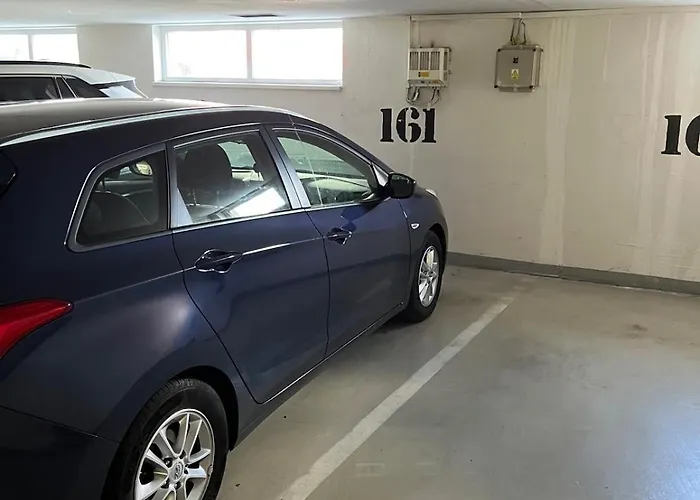 Spacious 1-bedroom With Private Parking Apartmán *
