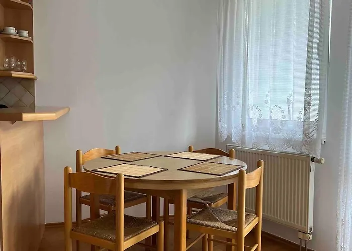 Apartmán Spacious 1-bedroom With Private Parking *