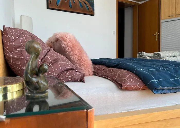 Spacious 1-bedroom With Private Parking Apartmán Praha