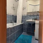 Spacious 1-bedroom With Private Parking Prague