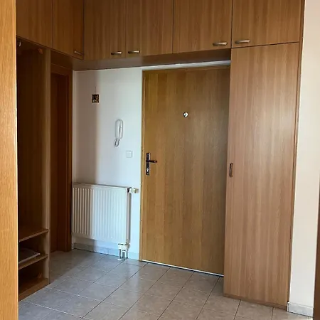 Spacious 1-bedroom With Private Parking * Prague