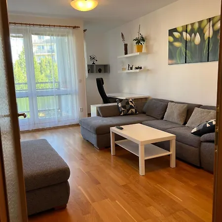 דירה Spacious 1-bedroom With Private Parking *